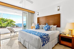 3 bedrooms, individually decorated, individually furnished, bed sheets - Elegant Hillside Villa With Panoramic Views, Pool, hot tub & Luxe Interiors (Puerto Vallarta)