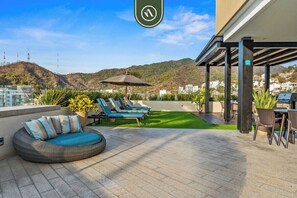 Outdoor dining - Amazing 1 BR Condo in Romantic Zone - Rooftop Pool (Puerto Vallarta)