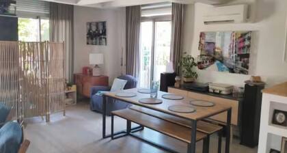 Maison familiale climatisée avec piscine chauffée et sécurisée