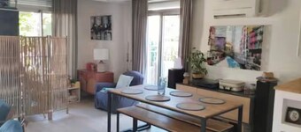 Air-conditioned family home with heated, secure swimming pool