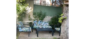 Terrace/patio - Air-conditioned family home with heated, secure swimming pool (Marseille)