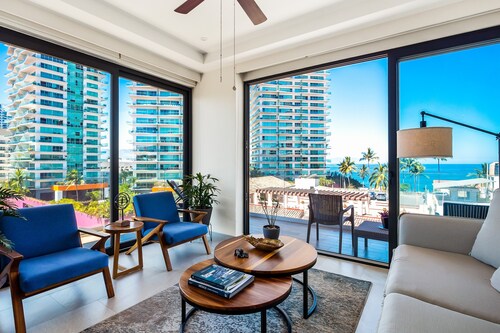 5th-floor Condo With Partial Ocean Views, Heated Pool, Sauna, Gym, Balcony, W/D