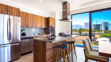 Condo, varias camas, acceso a la alberca, vista al océano (Portosanto 502) | Cocina privada