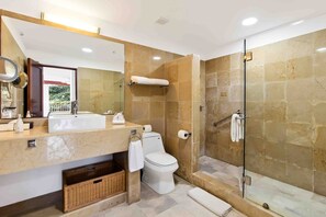 Bathroom - Relaxing Hillside Retreat Near Town With Rooftop Pool & Spacious Interior (Puerto Vallarta)