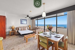 Condo, 1 cama King size y sofá cama, balcón, vista al océano (Costa Sur Suite 2) | Interior