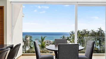 Condo, varias camas, balcón, vista al océano (Blue Wave Hideaway Quinta BanderasBay) | Vista desde la habitación