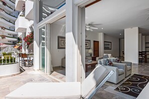 Exterior - Elegant Oceanview Suite With Private Terraces, hot Tub, Heated Pool & gym (Puerto Vallarta)