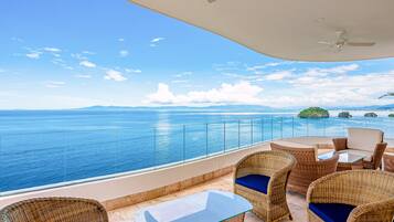 Condo, 1 cama King size, acceso a la alberca, vista al océano (Blue Horizon 204 at Residences) | Terraza o patio