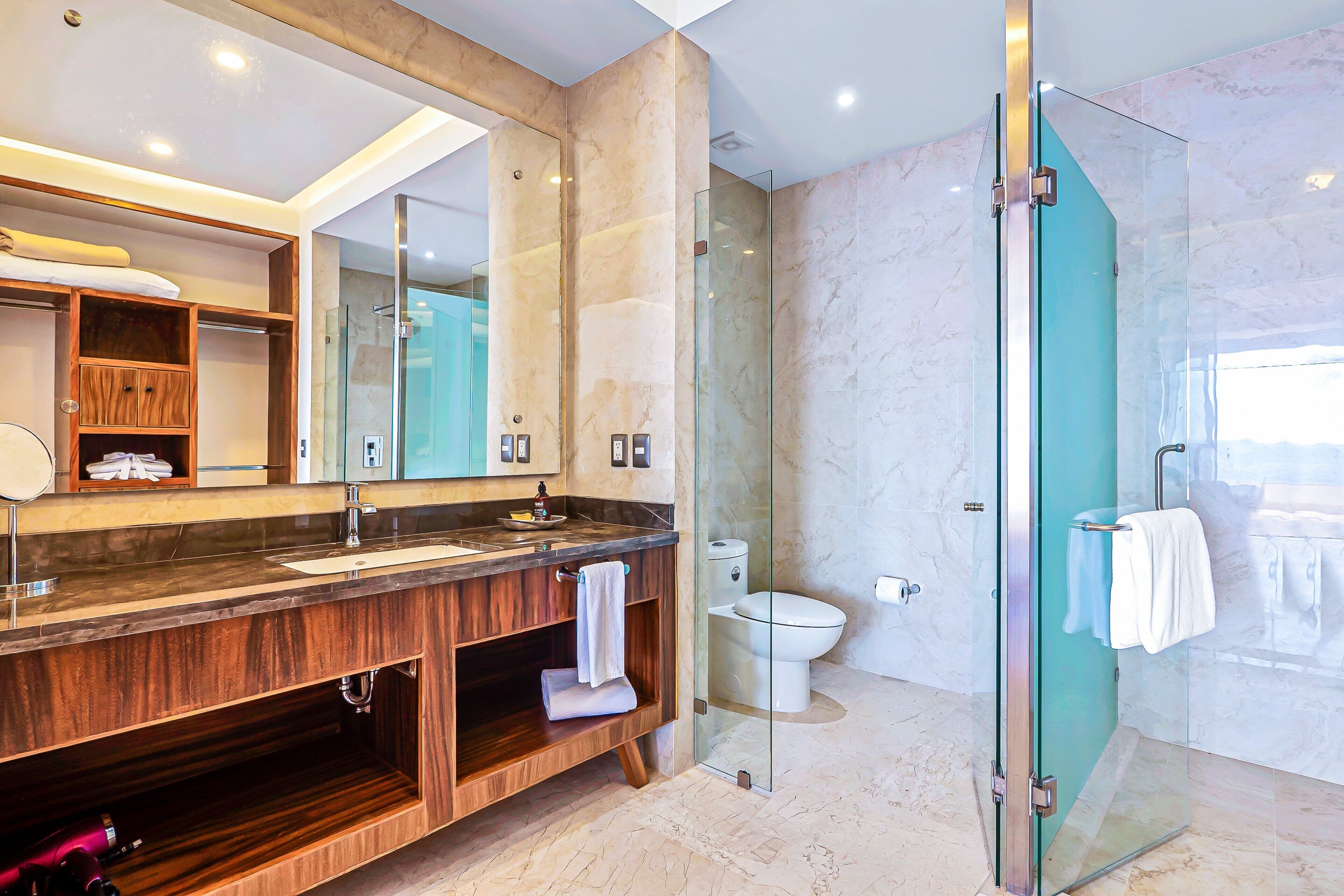 Condo, 1 cama King size, acceso a la alberca, vista al océano (Blue Horizon 204 at Residences) | Baño | Toallas 