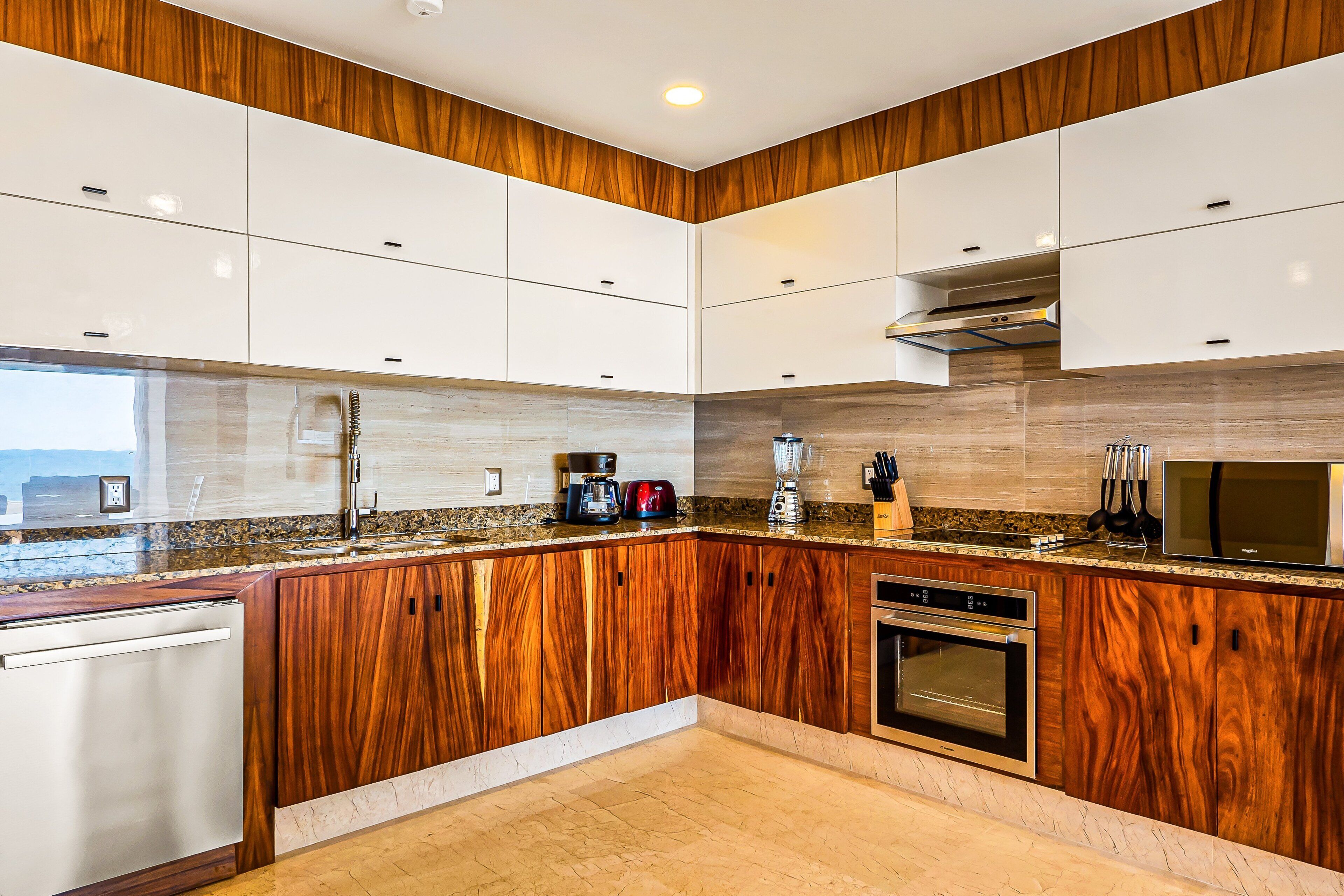 Condo, 1 cama King size, acceso a la alberca, vista al océano (Blue Horizon 204 at Residences) | Cocina privada