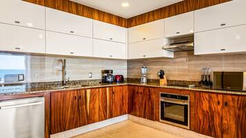 Condo, 1 cama King size, acceso a la alberca, vista al océano (Blue Horizon 204 at Residences) | Cocina privada