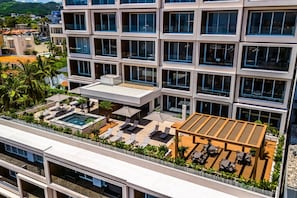 Property grounds - Modern Waterfront Condo With Shared Pool, Balcony, and Washer/dryer (Bucerías)
