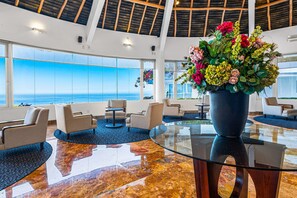 อพาร์ทเมนท์, หลายเตียง, ใช้สระว่ายน้ำได้, วิวทะเล (Grand Miramar B108) | ภายใน