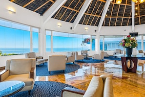 Apartment, Multiple Beds, Pool Access, Ocean View (Grand Miramar B108) | Interior