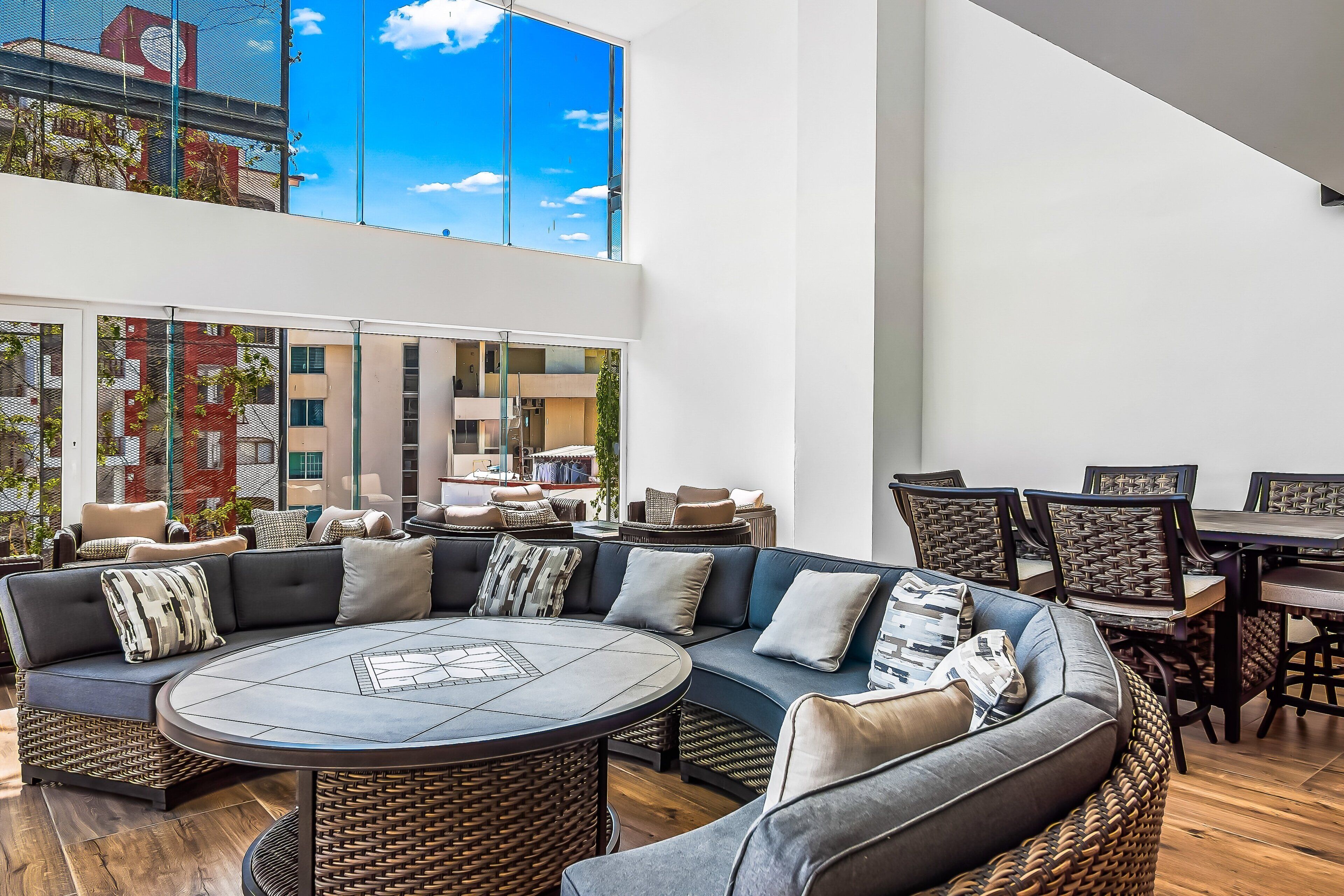Condo, 1 cama King size y sofá cama, acceso a la alberca (Viva la vida) | 1 habitación, decoración personalizada y muebles diferentes 