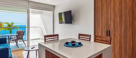 Apartamento, 1 cama de matrimonio grande con sofá cama (Sapphire Shores at Harbor Torre Norte) | 1 dormitorio, decoración individual, mobiliario individual