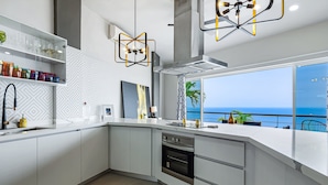 Rumah, Beberapa Tempat Tidur, balkon, pemandangan samudra (Penthouse Gardenias) | Dapur pribadi