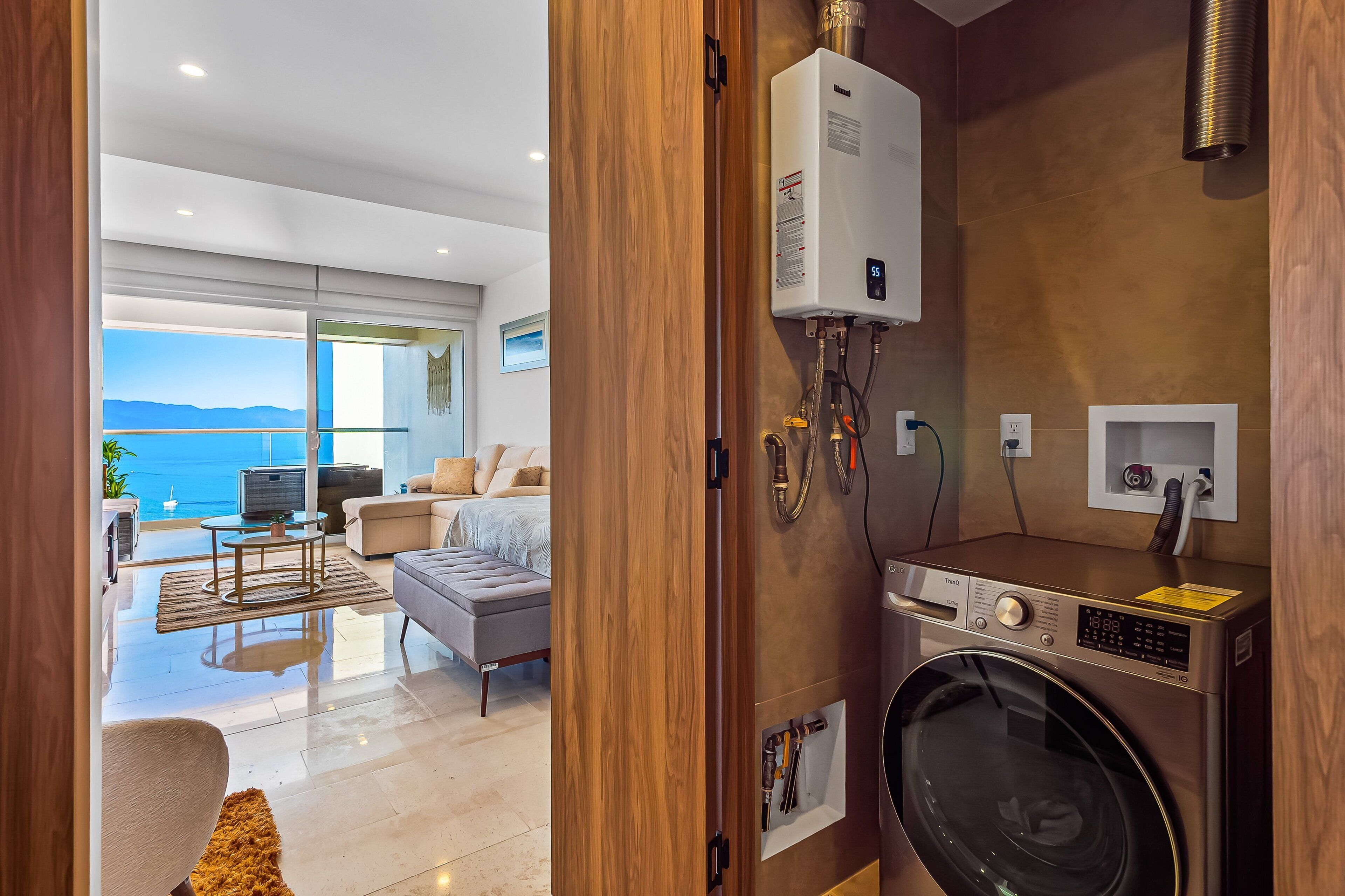 Suite estudio, 1 cama King size y sofá cama, acceso a la alberca (Harbor 171 Torre Norte 2408) | Interior