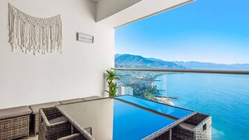 Suite estudio, 1 cama King size y sofá cama, acceso a la alberca (Harbor 171 Torre Norte 2408) | Vista desde la habitación