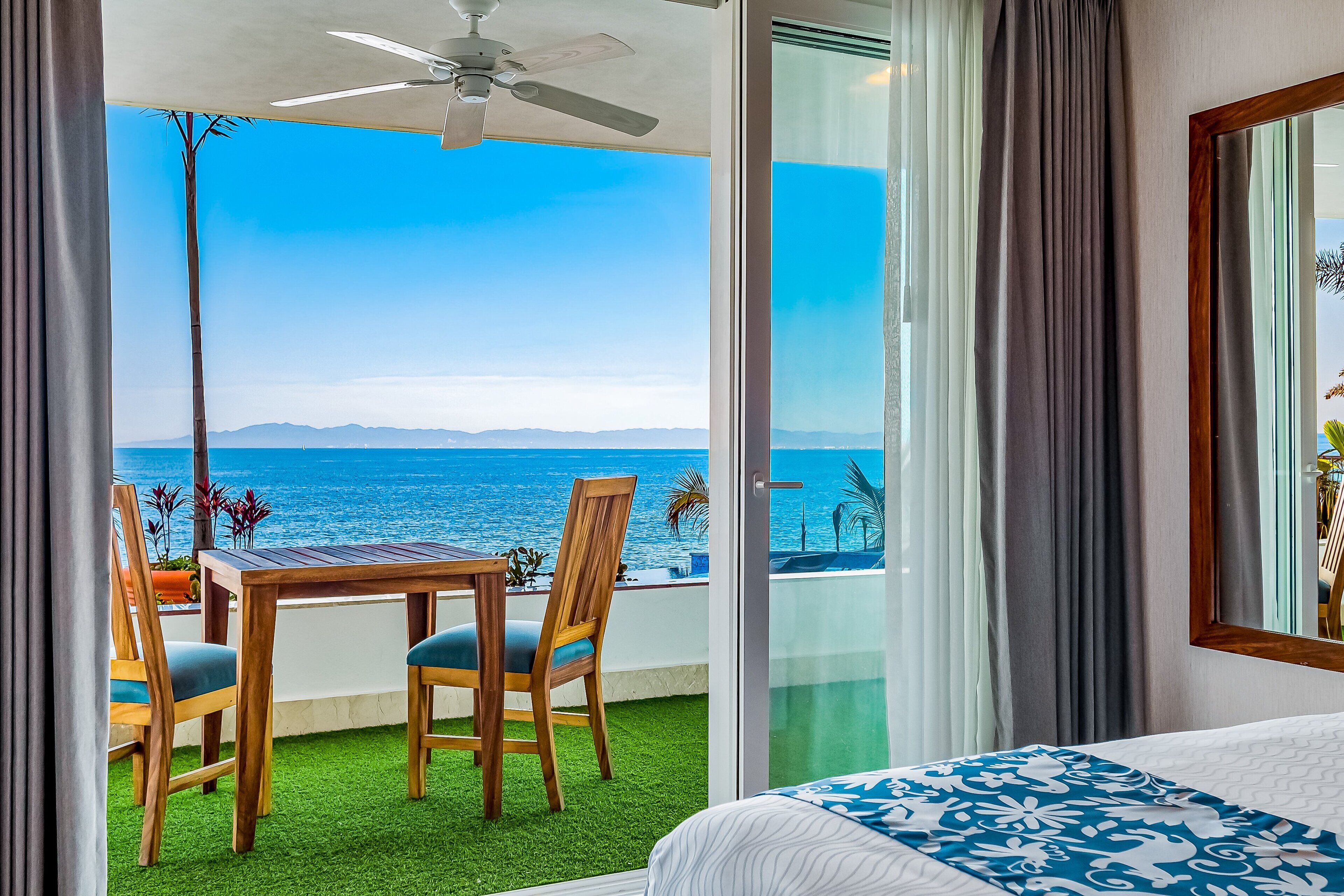 Condo, várias camas, acesso à piscina, vista para o oceano (Blue Horizon 102 at Residences) | Vista do quarto