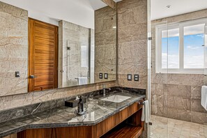 Appart'hôtel, plusieurs lits, accès piscine, vue océan (Blue Horizon 1102 at Residences) | Salle de bain