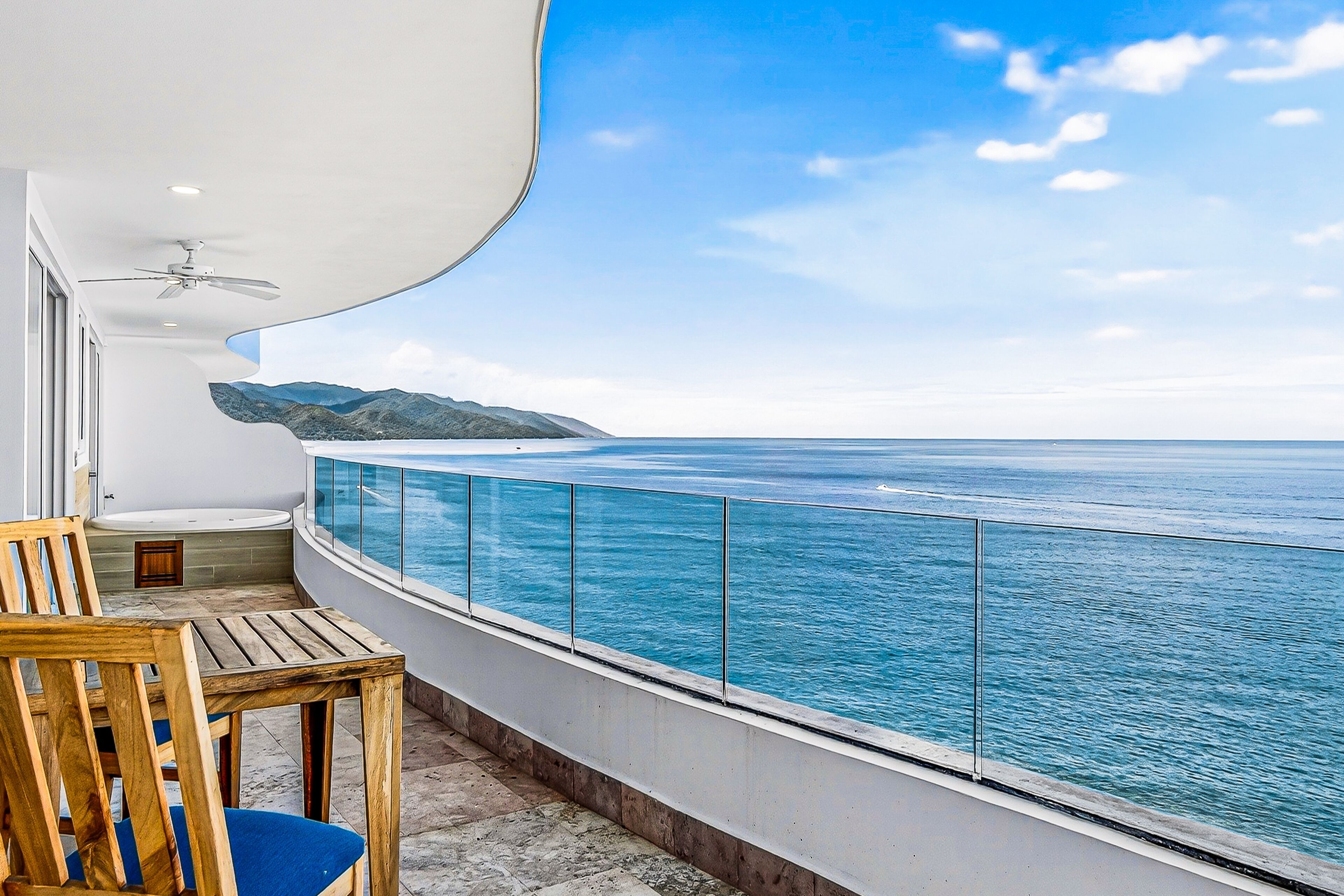 Condo, varias camas, acceso a la alberca, vista al océano (Blue Horizon 1102 at Residences) | Vista desde la habitación