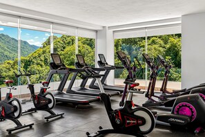 Condo, varias camas, acceso a la alberca, vista al océano (Blue Horizon 1102 at Residences) | Sala de fitness