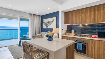 Condo, 1 cama King size y sofá cama, acceso a la alberca (Velvet Tide at Harbor 171 Torre Norte) | Cocina privada