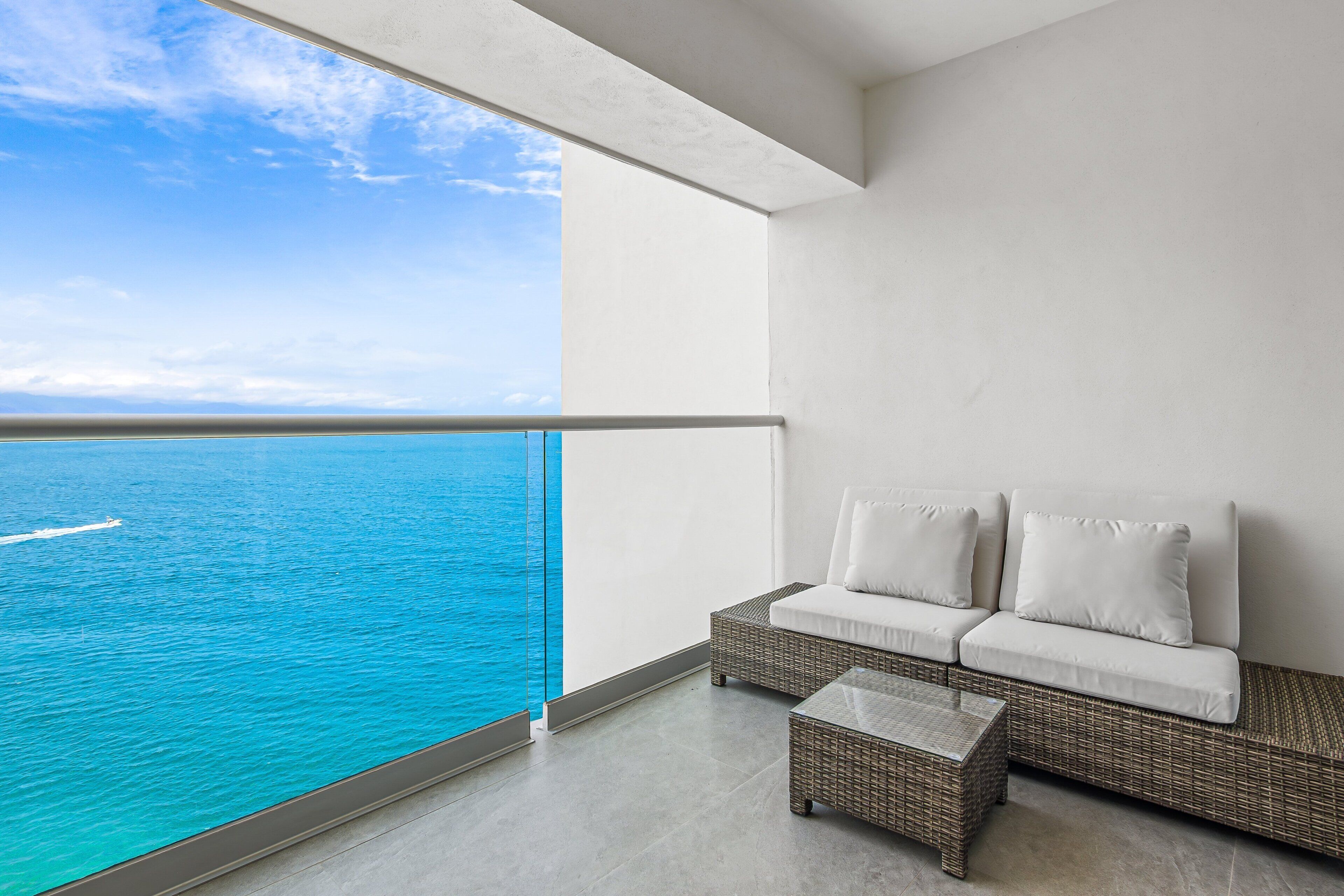 Condo, 1 cama King size y sofá cama, acceso a la alberca (Velvet Tide at Harbor 171 Torre Norte) | Vista desde la habitación