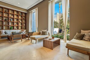 Condo, 1 cama King, acesso à piscina, vista para o oceano (Harbor 171 #711) | Área de estar