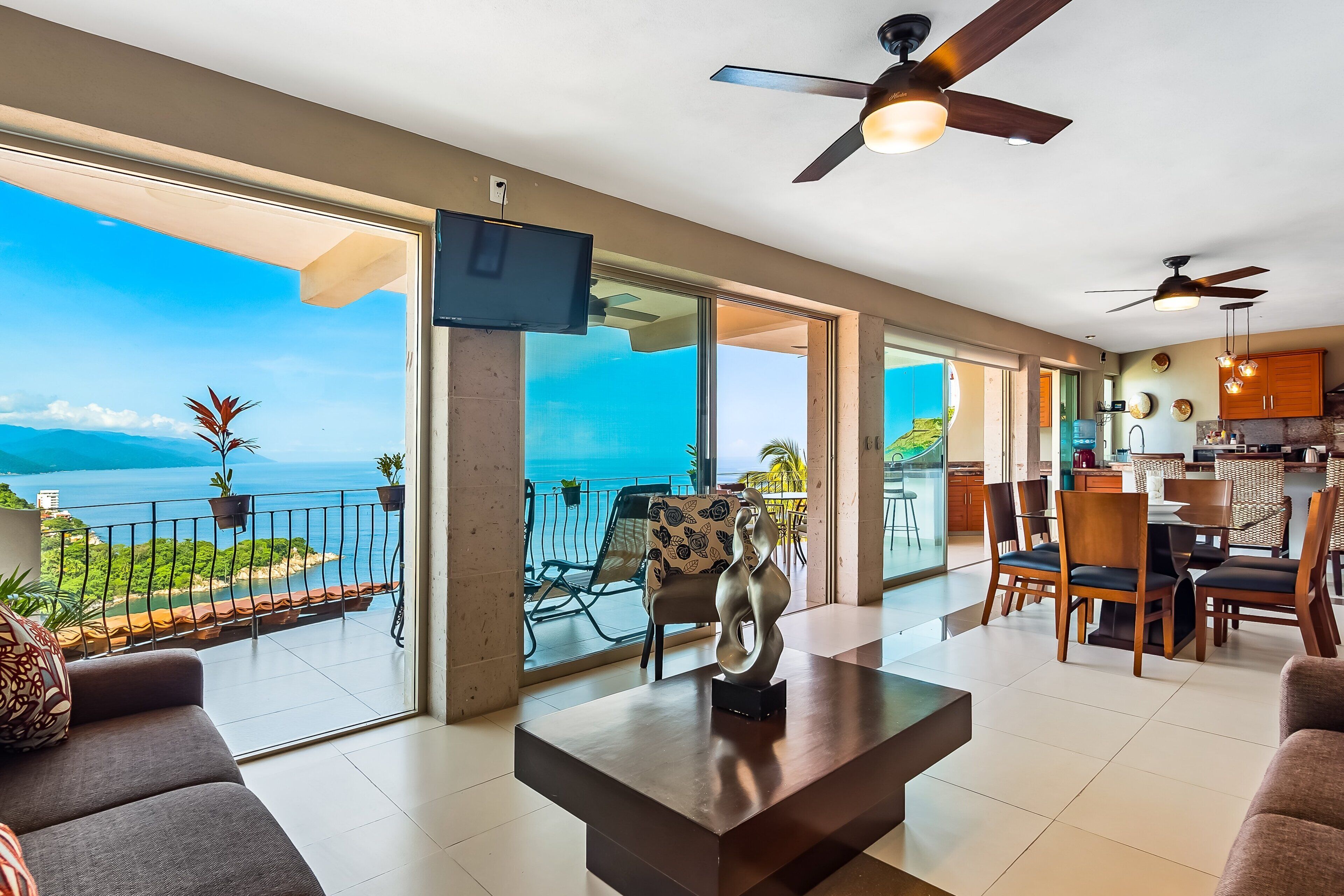 Condo, varias camas, balcón, vista al océano (Villas Altas Casa Luna #A3) | Interior