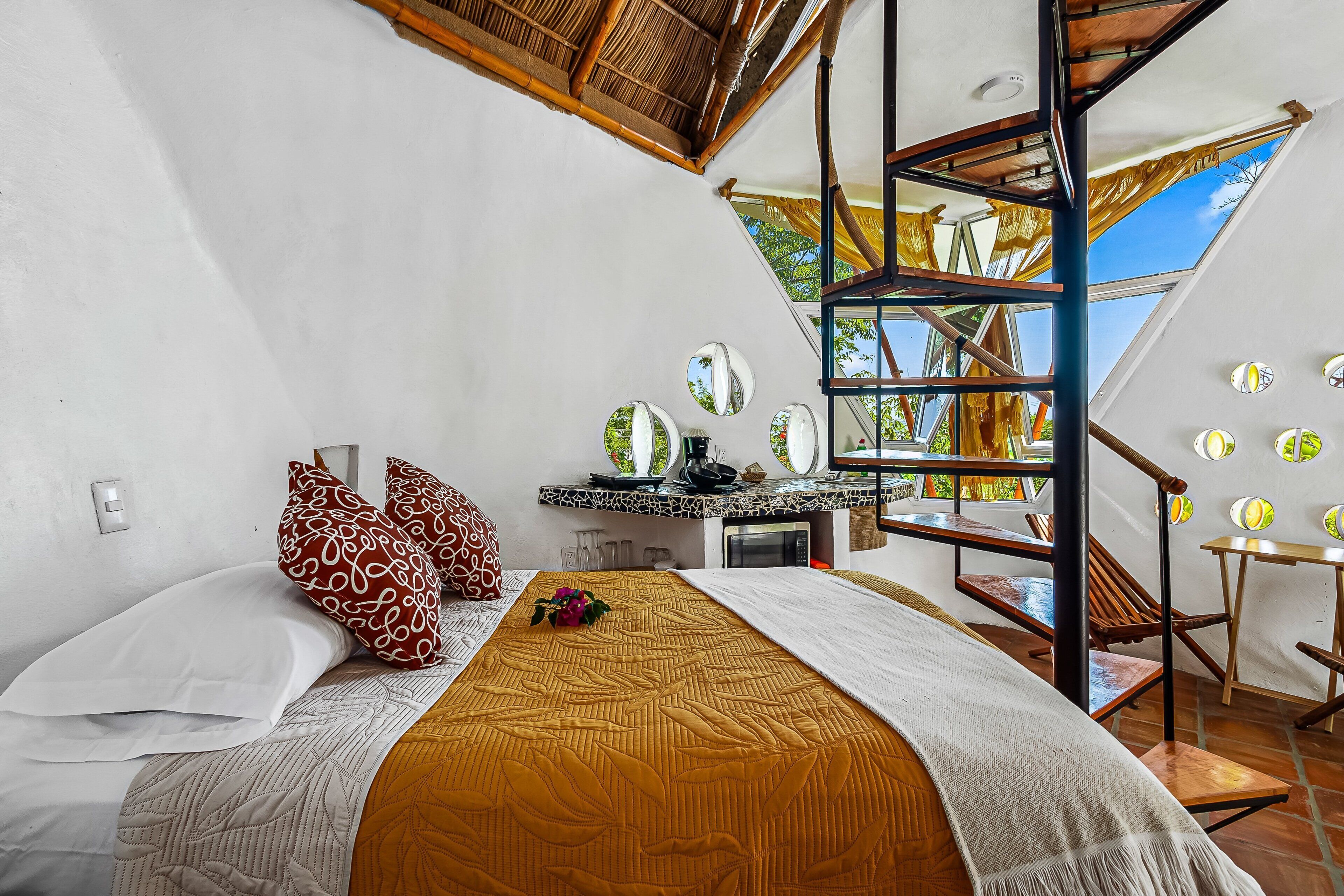Villa, 1 Double Bed, Pool Access (Villa Heliconia) | 1 bedroom, individually decorated, individually furnished, bed sheets