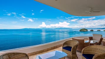 Condo, 1 giường cỡ king và sofa giường, có thể sử dụng hồ bơi (Blue Horizon 303 at Residences) | Hiên