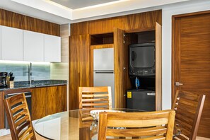 Condo, 1 cama King size y sofá cama, acceso a la alberca (Blue Horizon 303 at Residences)