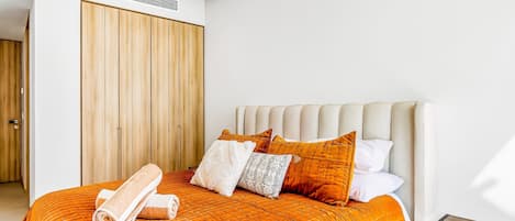 Condo, Multiple Beds, Pool Access, Ocean View (Tayau Bucerias 4B) | 3 bedrooms, individually decorated, individually furnished, bed sheets