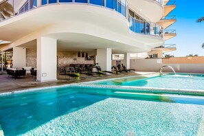 Pool - Bay-view Condo With Beachfront Access, Pools, Fitness Center, & Balconies (Bucerías)