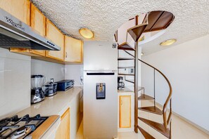 Departamento, varias camas, acceso a la alberca, vista al océano (Torre Malibu, Loft # 805) | Cocina privada