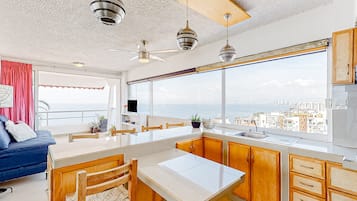 Appartement, meerdere bedden, toegang tot zwembad, uitzicht op oceaan (Torre Malibu, Loft # 805) | Interieur