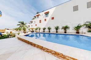 Pool - Central Puerto Vallarta Condo With Pool, Ocean Views & Fast Wifi - Walk to Beach (Puerto Vallarta)