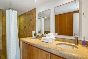 Condo, Multiple Beds, Pool Access, Ocean View (Nitta Condo # 304 Penthouse) | Bathroom - Spacious Apartment With Ocean Views, Pool & Balcony (Nuevo Nayarit)