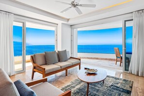 Apartment, Mehrere Betten, Poolzugang, Meerblick (Blue Horizon 1103 at Residences) | Wohnbereich