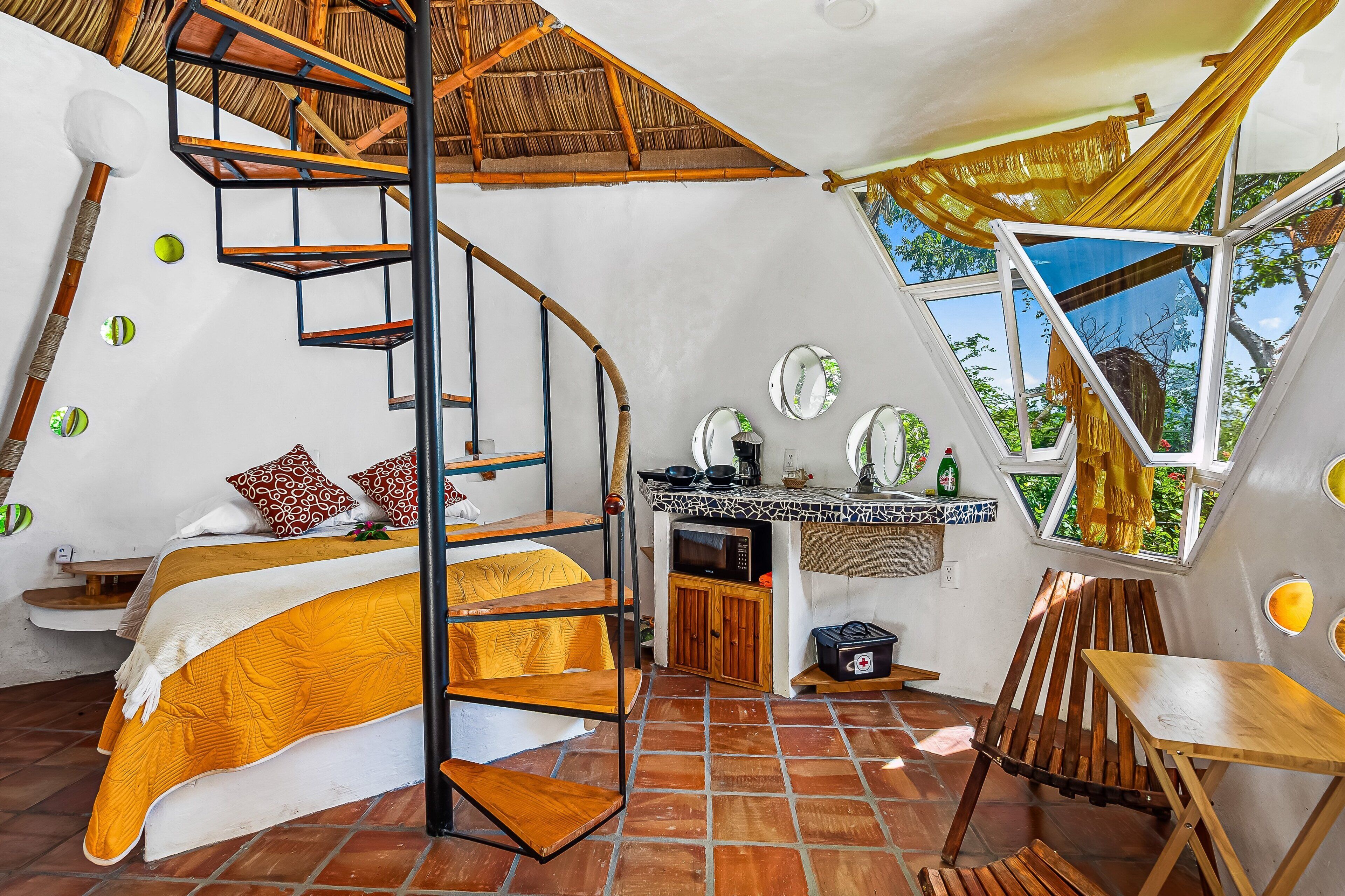 Villa, 2 Double Beds, Pool Access, Garden View (Villas Bambu) | 2 bedrooms, individually decorated, individually furnished, bed sheets