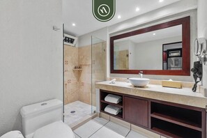 Studio, 1 King Bed with Sofa bed, Balcony, Ocean View (Costa Sur Dlx Estudio Frente al Mar 3) | Bathroom - Costa Sur Deluxe Estudio Frente al Mar 3 (Puerto Vallarta)