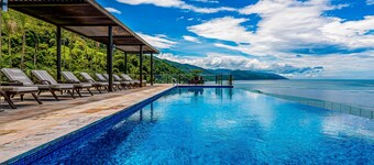 Luxe 8th-floor Condo With Endless Ocean Views, Pool, spa & Balcony