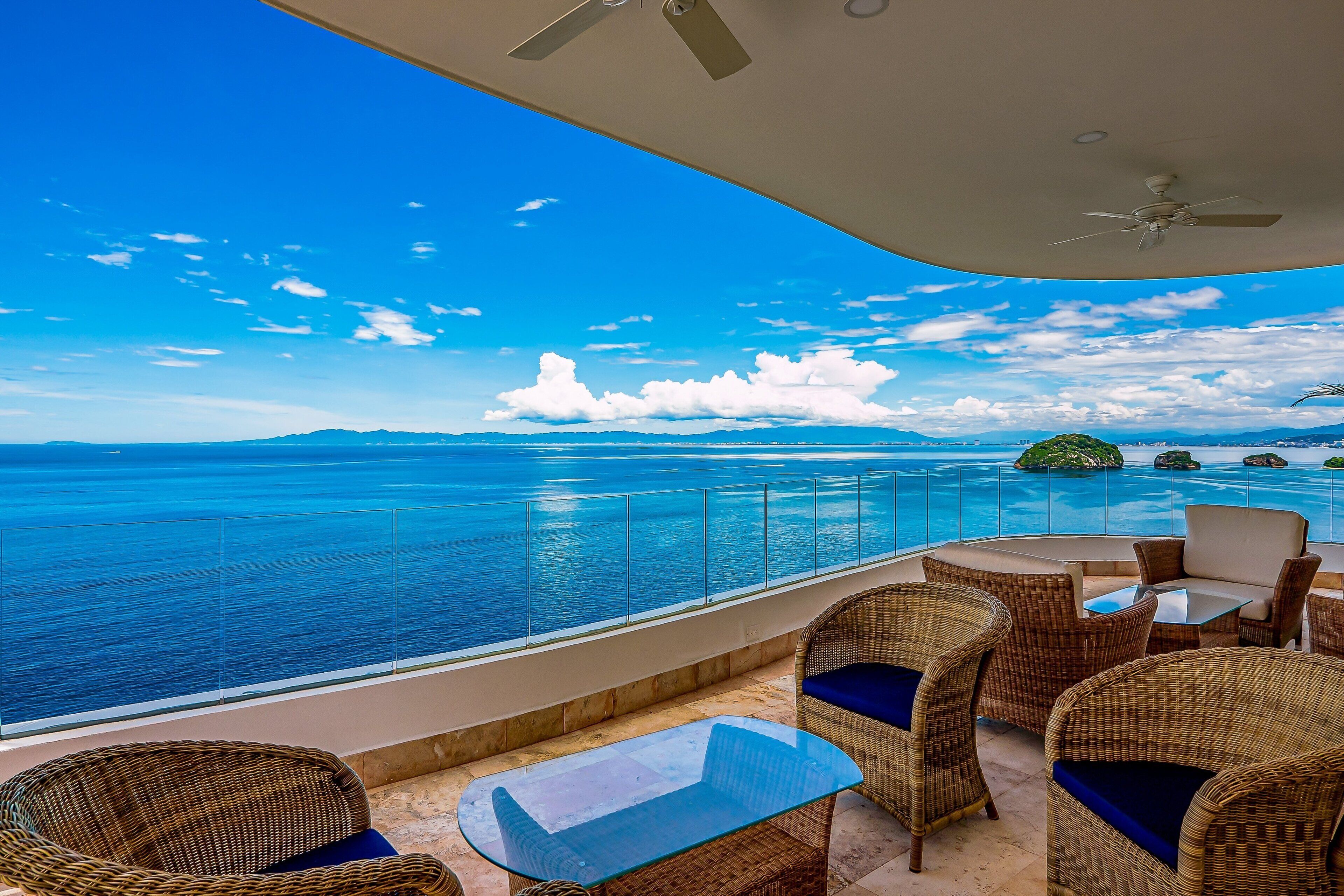 Appartement, plusieurs lits, balcon, vue océan (Blue Horizon 804 at Residences) | Vue de la chambre