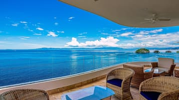 Departamento, varias camas, balcón, vista al océano (Blue Horizon 804 at Residences) | Vista desde la habitación