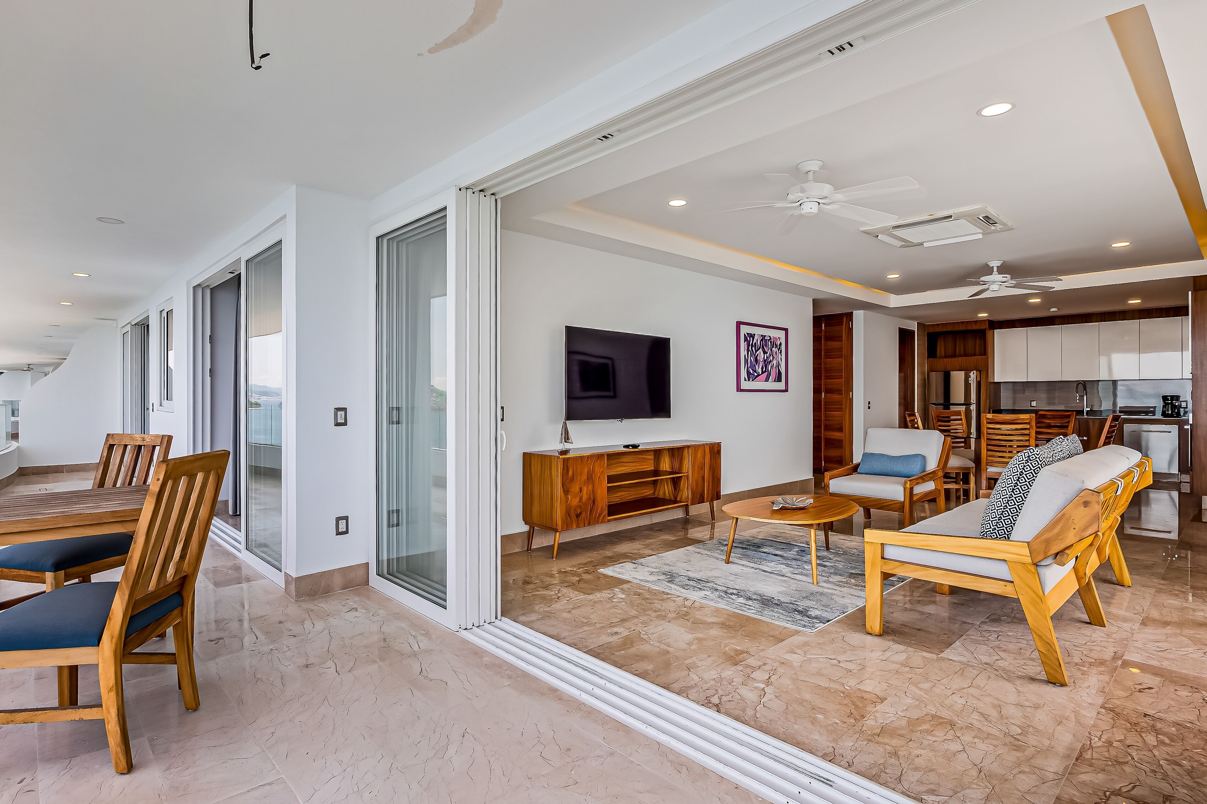 公寓, 多张床, 阳台, 海洋景观 (Blue Horizon 804 at Residences) | 起居区
