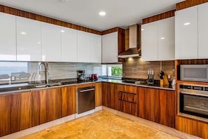 Căn hộ, nhiều giường, ban công, quang cảnh biển (Blue Horizon 804 at Residences) | Bếp riêng