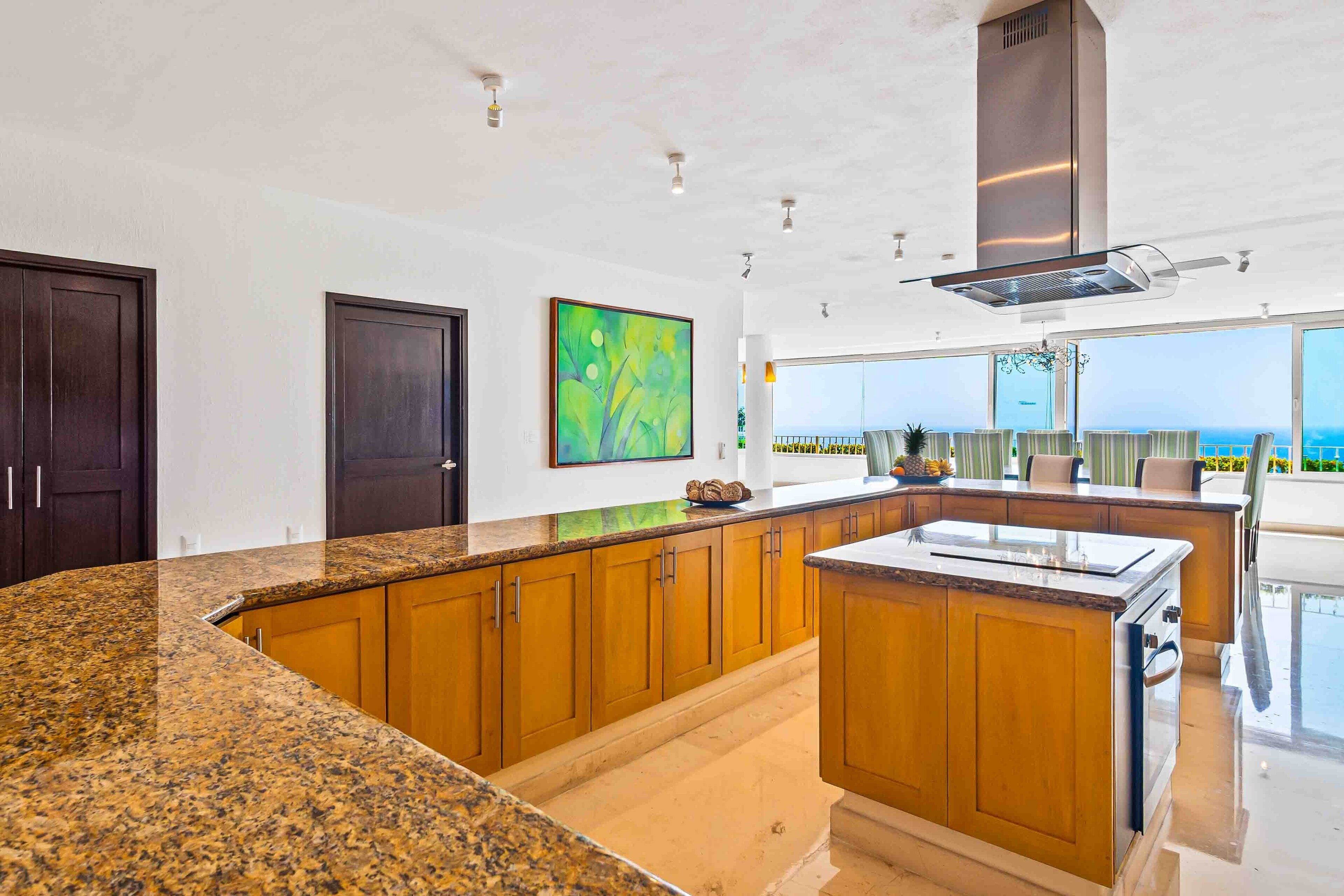 Nhà, nhiều giường, có thể sử dụng hồ bơi, quang cảnh biển (Grand Miramar APH2) | Bếp riêng