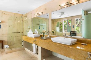 House, Multiple Beds, Pool Access, Ocean View (Grand Miramar APH2) | Bathroom - Elegant Multi-level Penthouse With Rooftop Jacuzzi, bay Views, Pool & Game Room (Puerto Vallarta)